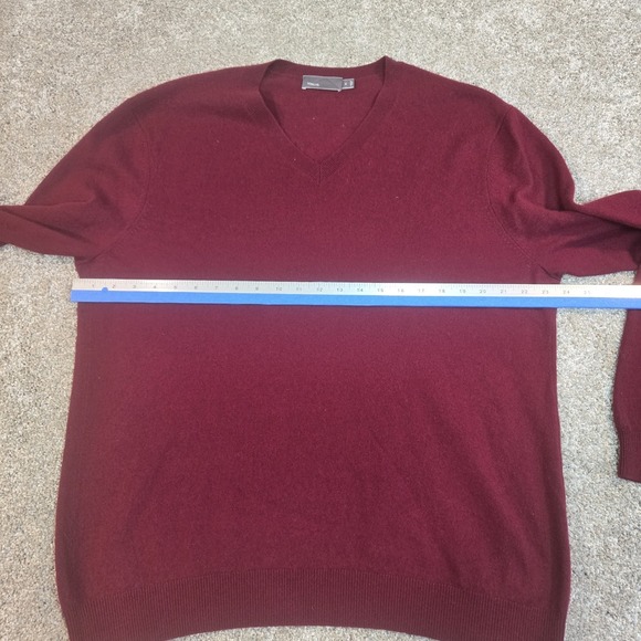 Vince 100% Cashmere V Neck Sweater Men's XL Preppy Minimalist RN106730 - Picture 10 of 10
